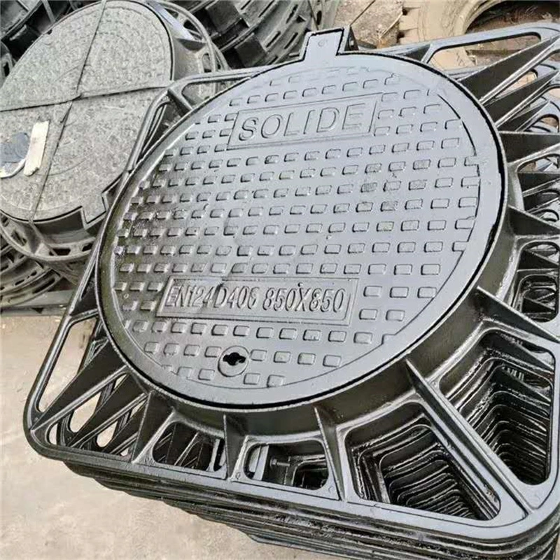 Trou de serrure en fonte couvre le service OEM En124 D400 carré rond Couvercle de trou de trou de homme du réservoir d'eau en fonte ductile DCI