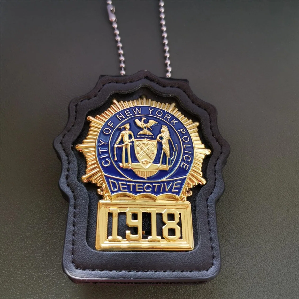 Custom shérif de la Police militaire de l'émail de l'armée de l'artisanat en métal pour les vêtements du Lions Club bouton PIN personnalisé a connu la Chine en alliage de zinc en usine d'un insigne de cuir