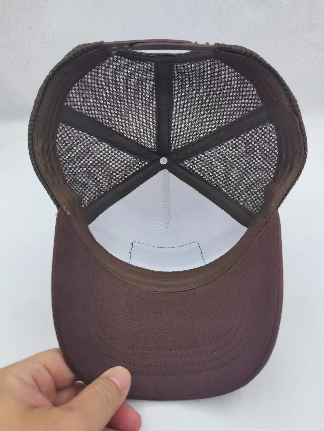 Gorra especial blanda de malla con etiqueta de logotipo En la parte delantera