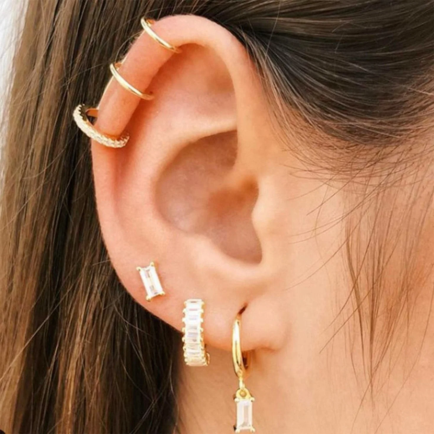 Fashion Dainty haute qualité CZ Cuff Huggies boucles d'oreilles 925 Sterling Boucles d'oreilles en or à motif losanges incrustés d'argent 14 caraques plaquées or Huggie Hoop Boucles d'oreilles pour femmes bijoux