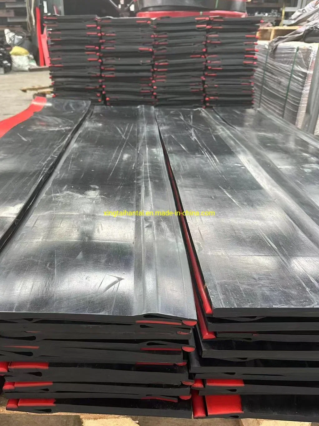 High quality/High cost performance Hot Curing Rubber Skirting Conveyor Belt Sealing Side Skirt Rubber