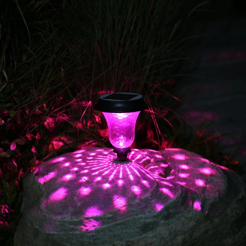 Un estilo moderno césped decorativo de la luz solar lámpara de paisaje ahuecada LED Exterior reflectores solares resistentes al agua de la decoración de jardín