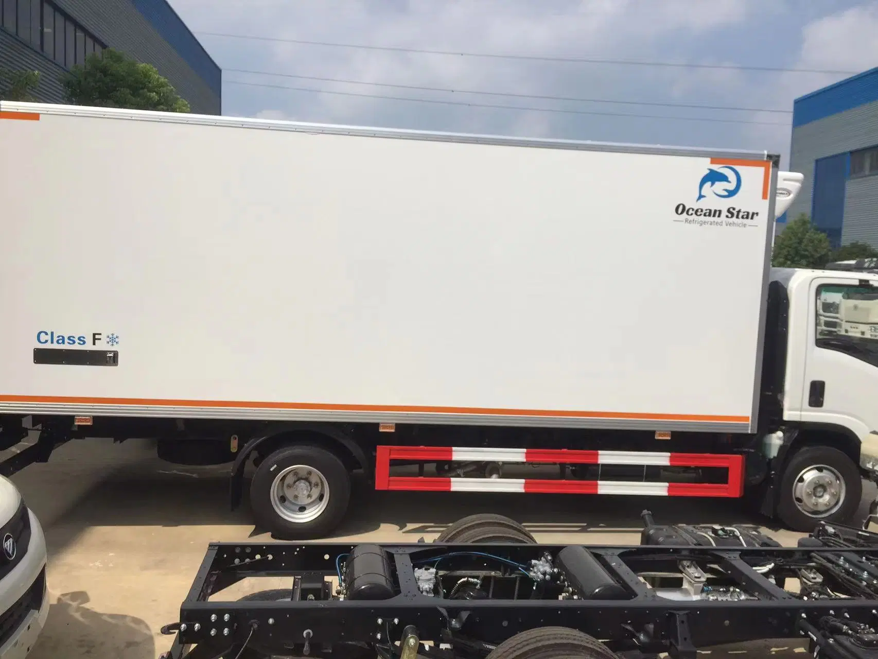 Factory Directly Sale Isuz Refrigerator Van 2t-5t Refrigerated Lorry Truck