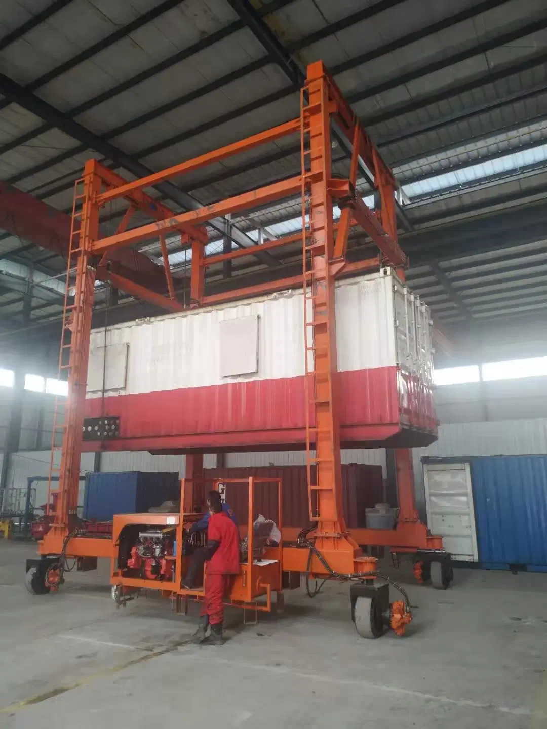 China High quality/High cost performance Gp Premium Quality 36t-40t Portable Container Crane Lift Equipment for Seaport Transportation with Ce (BSLD300-400)