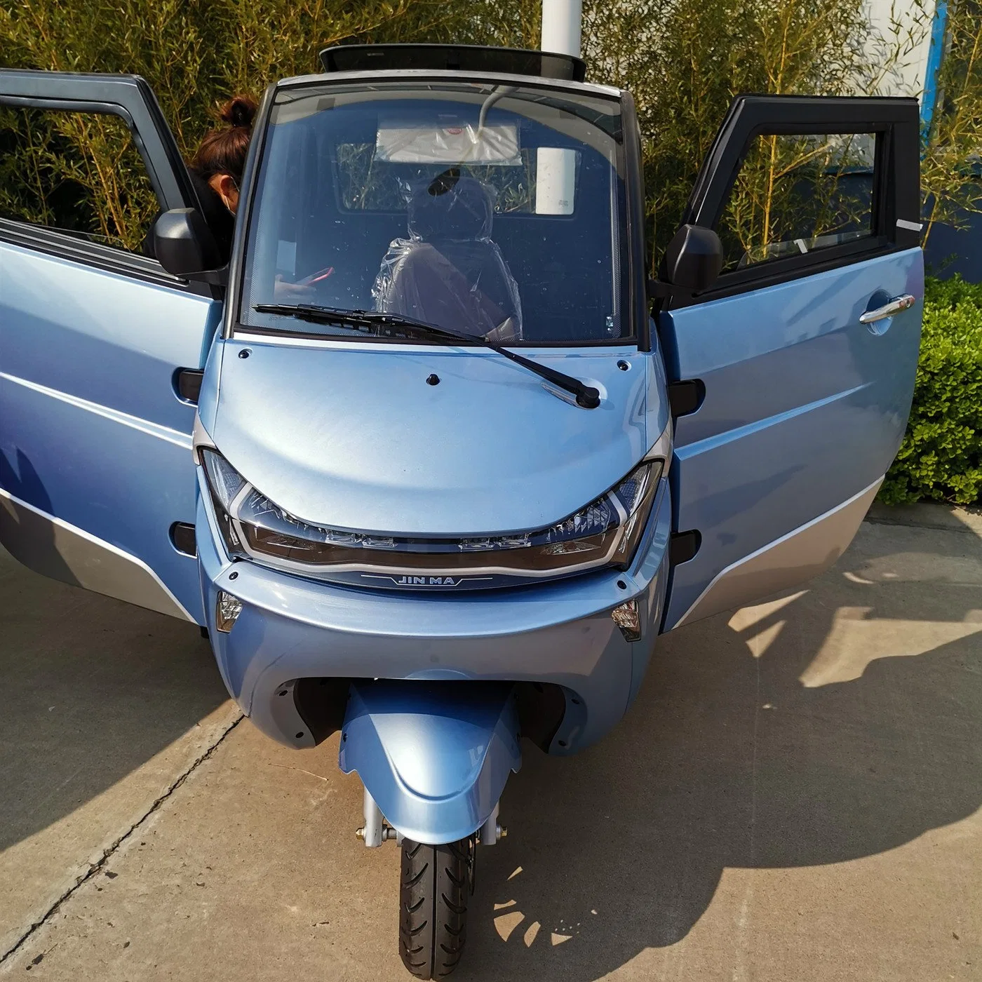 Big Space 25km/H 2 Seater Electric Enclosed Sporty Trike with 1500W Motor