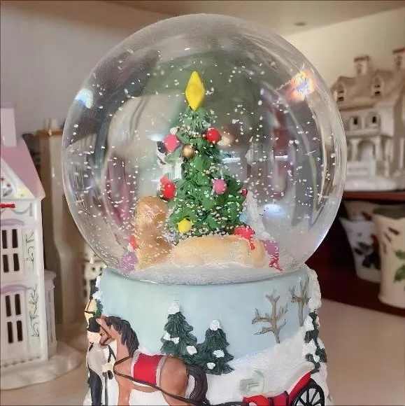OEM Factory Customized Water Globe Santa Claus Products Christmas Resin Craft Wholesale/Supplier Custom Snow Globe Polyresin Water Ball Gifts Manufacturer in China