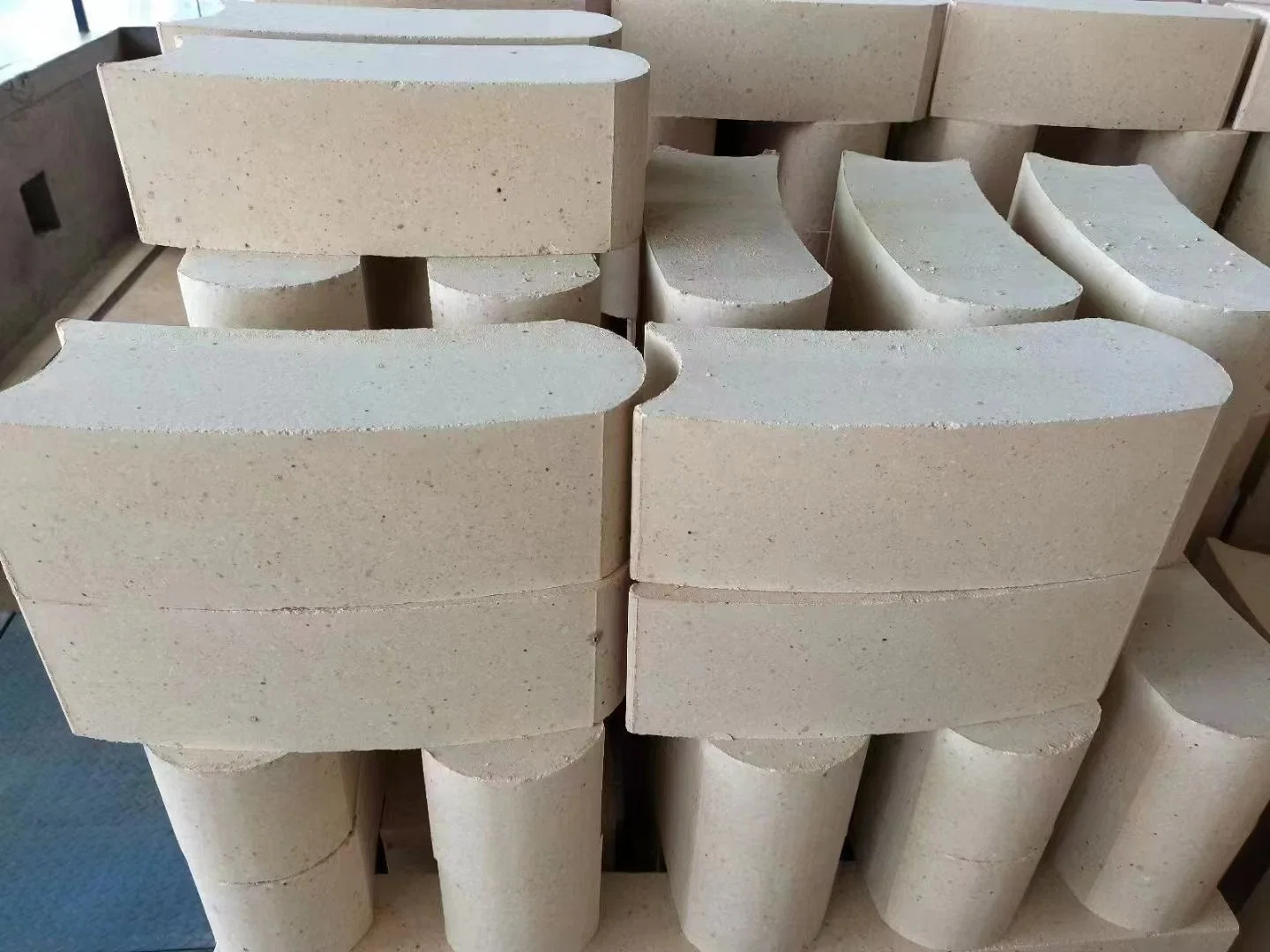 Manufacturer of Clay Refractory Brick of Various Sizes and Shapes, High Alumina Brick.