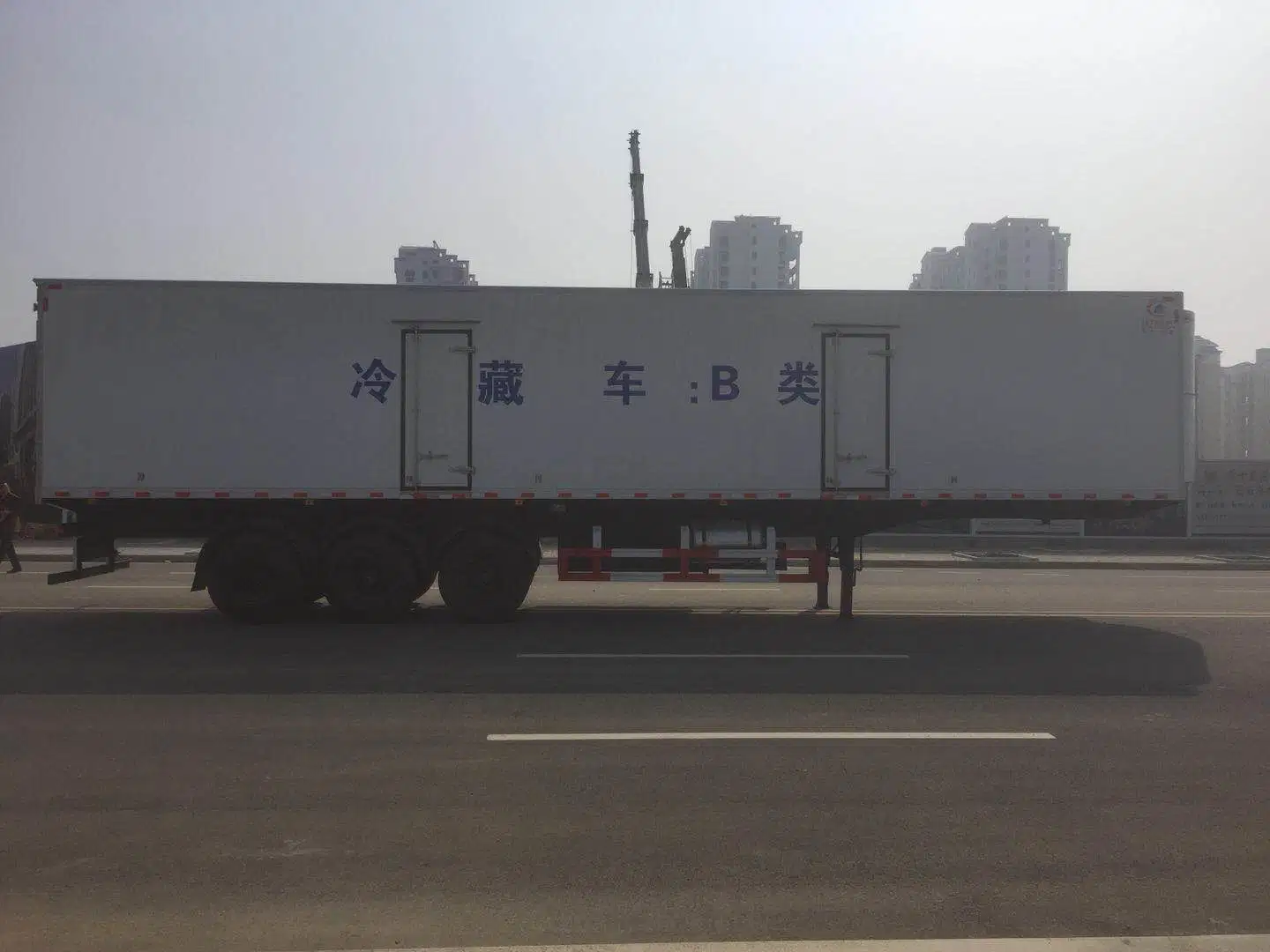 Factory Price 3 Axles Reefer Cold Frozen Cargo Van Transport Refrigerator Trailer for Sale