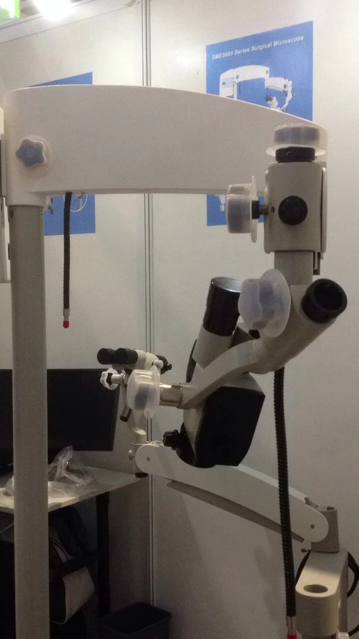 La cirugía médica microscopio Microscopio multifuncional para el Departamento de Ent Dental microscopio