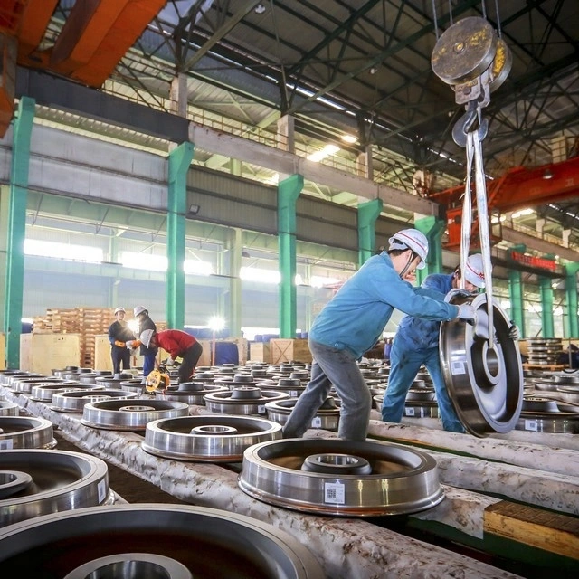 Personalizar la fundición de piezas de tren de forja y hierro fundido de ruedas de ferrocarril de la rampa de acero/ruedas del tren de ruedas