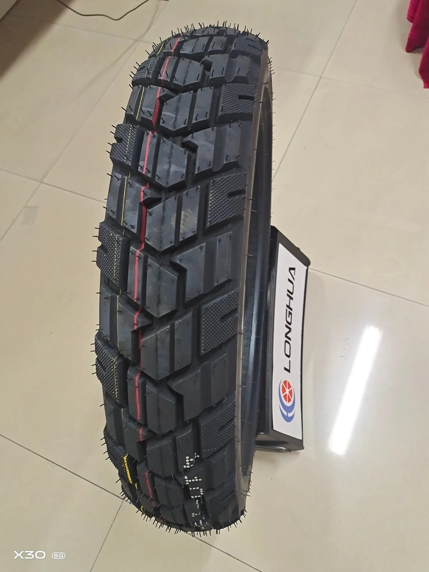 Kenya Moto Tyre and Tube with Top Quality (3.00-18)