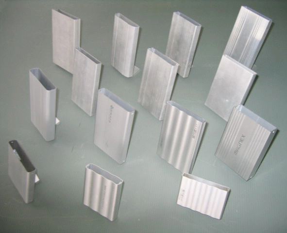 Profils d'extrusion en aluminium personnalisés en métal avec prix d'usine pour convoyeur, miroir/vitre/fenêtre/cadre de porte coulissante, panneau solaire, clôture LED, dissipateur thermique