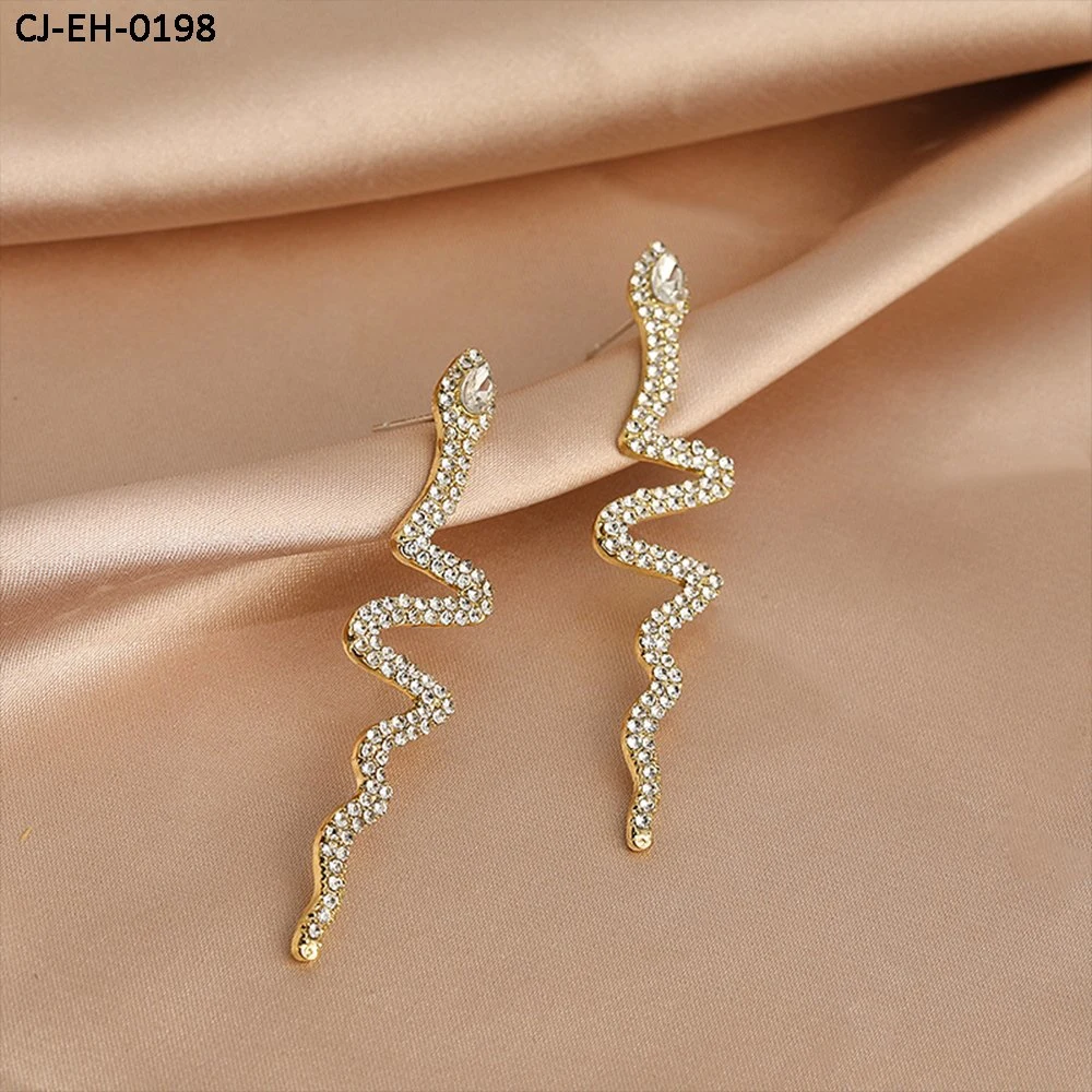 S925 de la moda de agujas de plata completa la forma de serpiente personalidad Diamond Earrings 2022 Nuevo temperamento exagerados pendientes largos