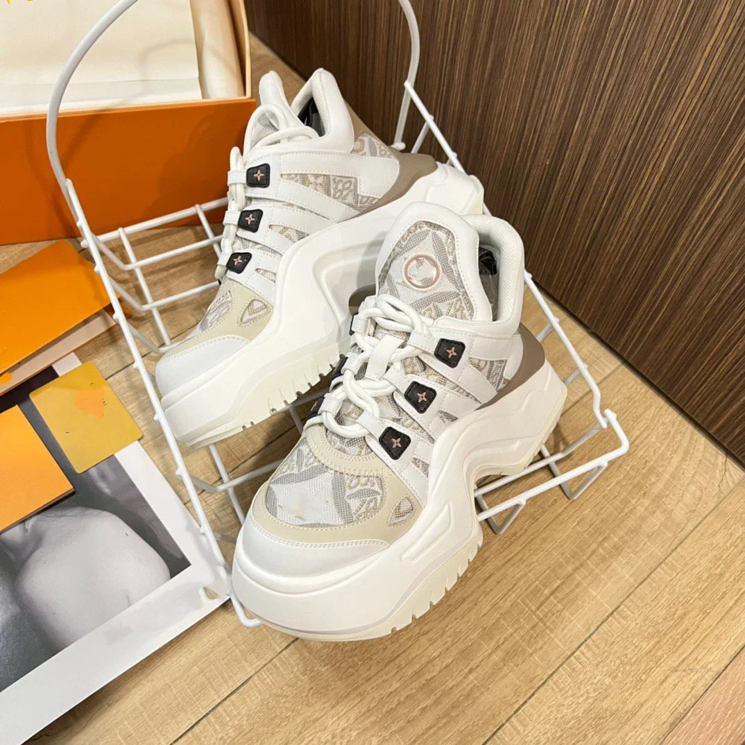 Sneaker Wholesale Luxury Replica Replicas Lady Shoe Wholesale Famous Branded Shoes with L'v Logo Flat Pool Pillow Comfort Women Designer Shoes Rubber Slippers