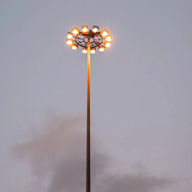 Mât haut galvanisé à chaud 20m 25m 30m 35m Mât de lampe à pied en acier de 40 m pour l'éclairage de jardin