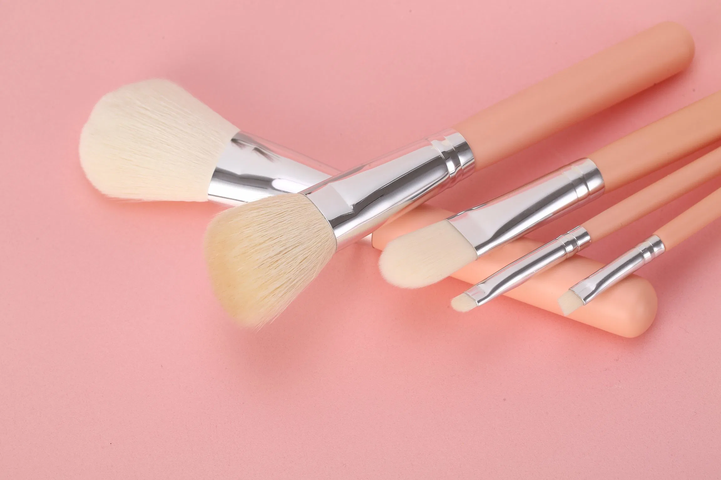 Malena Cosmetic Brush مجموعة فرشاة ماكياج لبول أساس بلوش إيشادو أيلينر وشفة