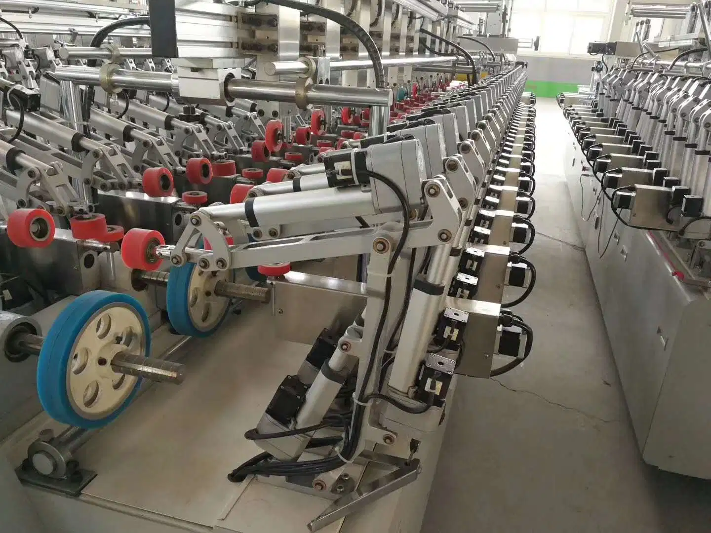 Hot Laminating Wrapping Full-Automatic Machine for Furniture Decoration Line