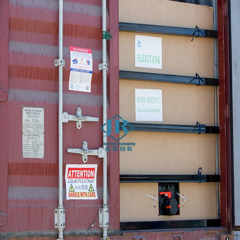 Uno de ellos fuera de grado alimentario Flexitank para transporte de líquidos a granel