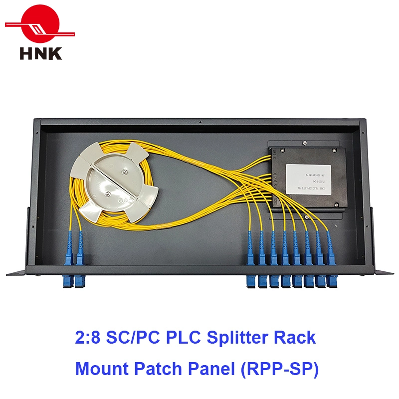 2: 8 Panneau de brassage à répartiteur PLC pour fibre optique monté en rack