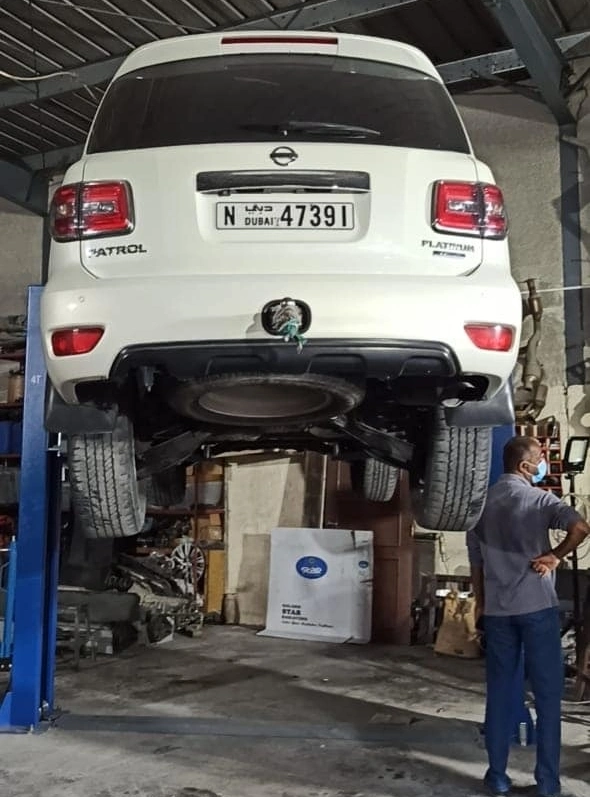 4000kgs 4t 2 Elevador de dos columnas de garaje automática Máquina de piezas de repuesto de elevación Auto Post elevador para servicio de neumáticos