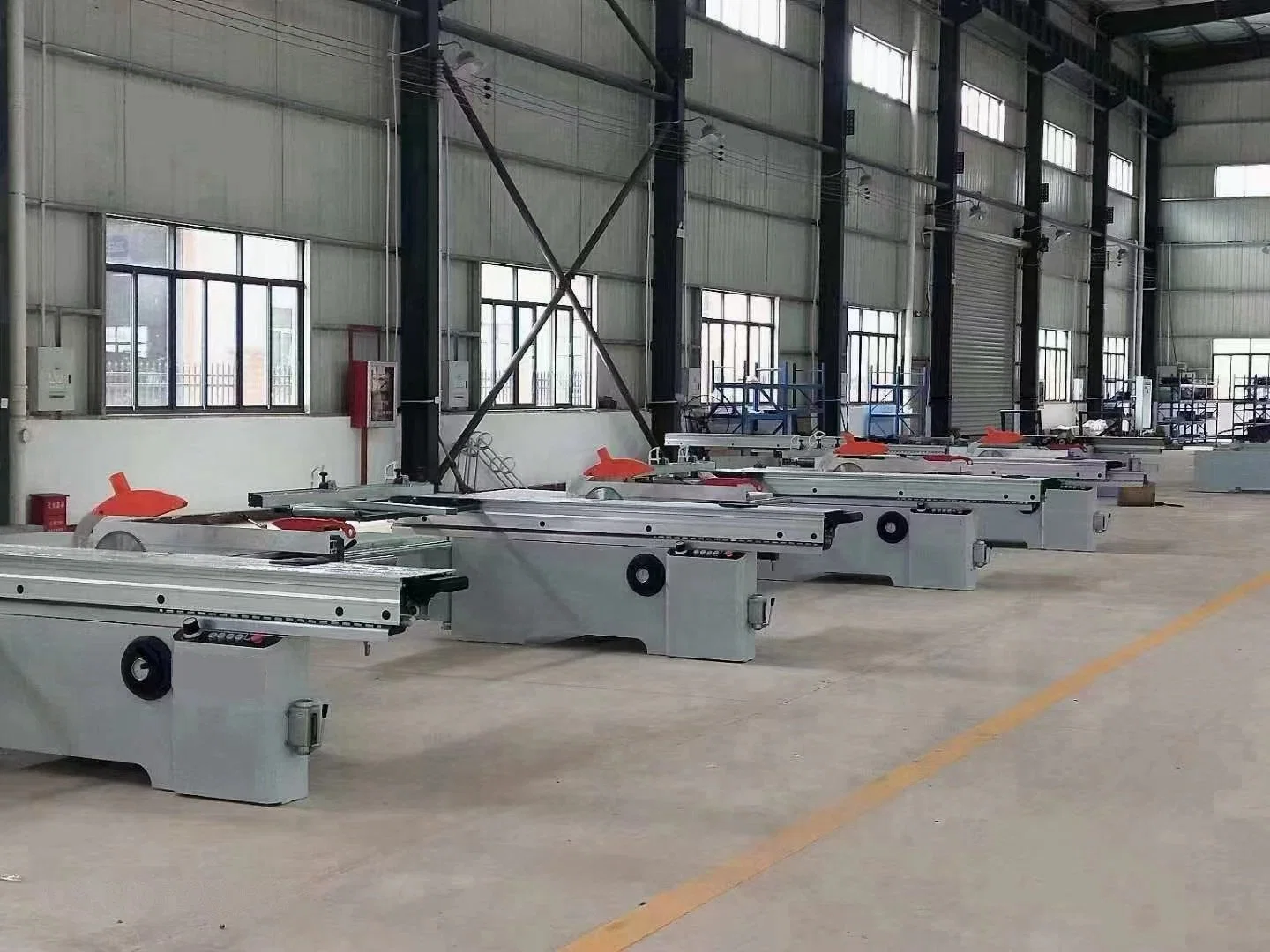 Wp 45&deg; 2800mm Sliding Table Saw Woodworking Machine Wood Cutting Machine Woodworking Tool Wood Sawmill Machine Cutting Tool Wood Saw Table Saw