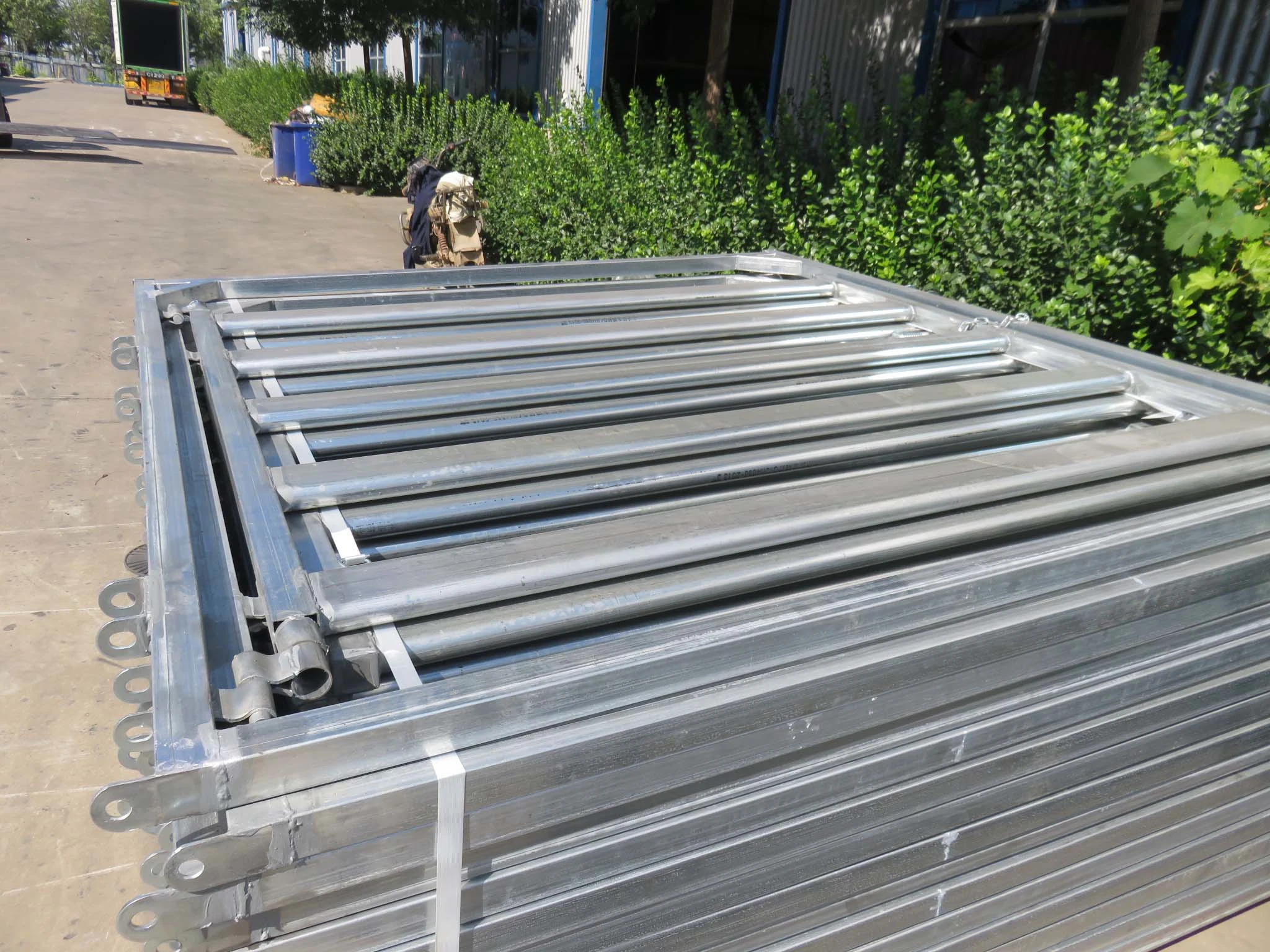 Galvanized Heavy Duty Square Tube 6 Bars Livestock Horse Cattle Headlock Panels