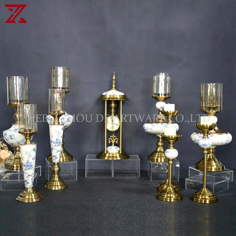 Wholesale/Supplier Antique Blue and White Porcelain Ceramic Candle Holder Different Patterns Metal Candlestick for Hotel Villa Decoration