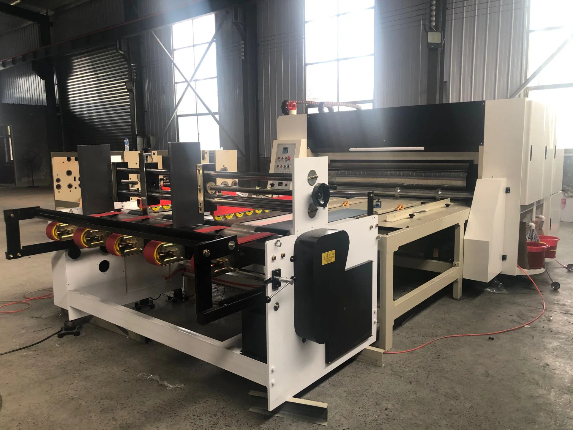 Alimentador de hojas de cartón automática máquina para la impresora flexo Slotter Semi-Auto cartón la máquina