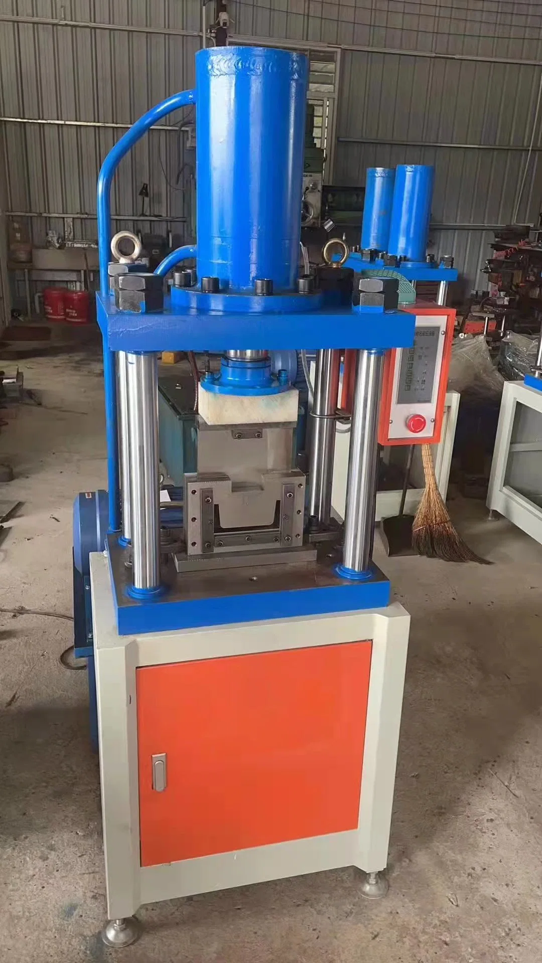 Four Column Hydraulic Press Machine