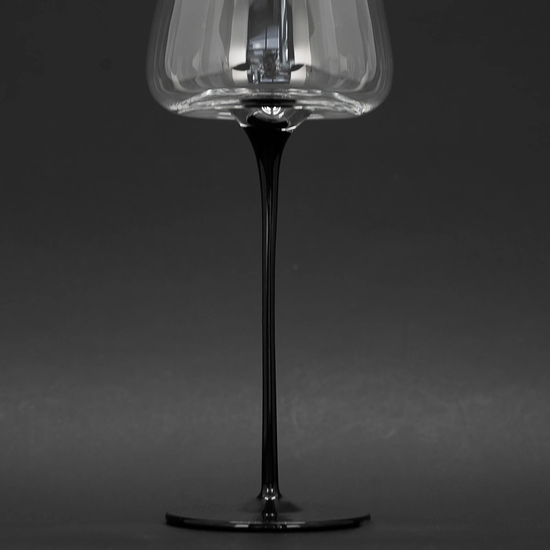Copa de vino tinto de cristal para champán con tallo negro sin plomo personalizada