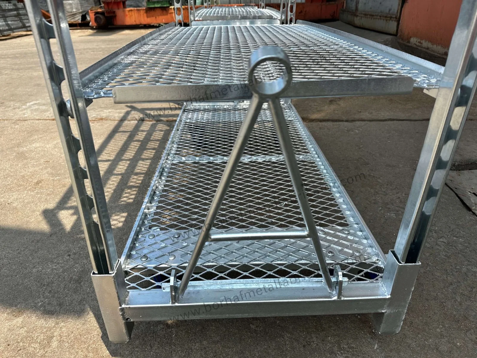 Bending Process Steel Nursery Cart for Garden Centers