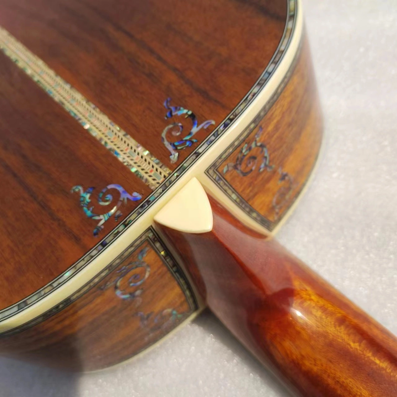 Custom Aaaa Solid Koa Wood Top and Back and Side Real Abalone Binding All Over Ebony Wood Fretboard/Bridge Acoustic Guitar