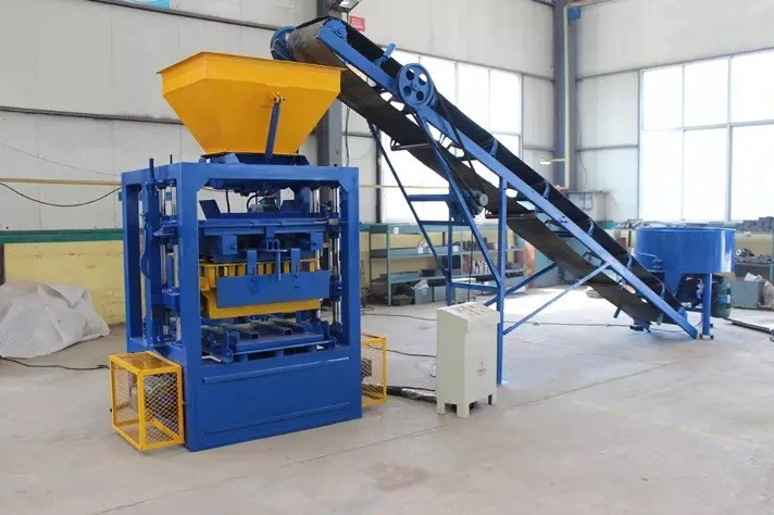Máquina de produção de blocos sólidos de cimento semiautomática usado Qt4-24 Máquina de fazer tijolo oco para a venda nos EUA