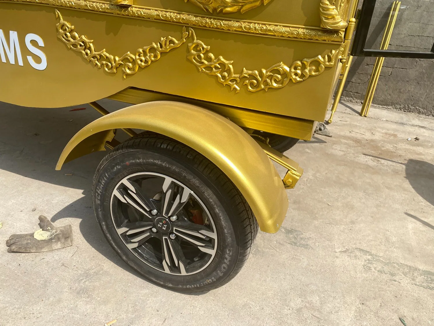 Factory Direct Sale of Golden Horse Hearses, High quality/High cost performance  and Cheap Horse Hearses