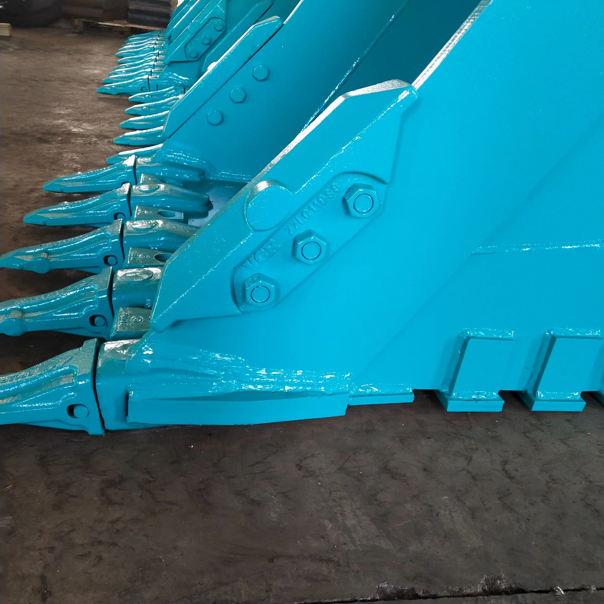 PC200 Excavator Bucket Excavator Skeleton Bucket/Rock Bucket for PC210, PC230, PC240, PC260, PC270, PC280