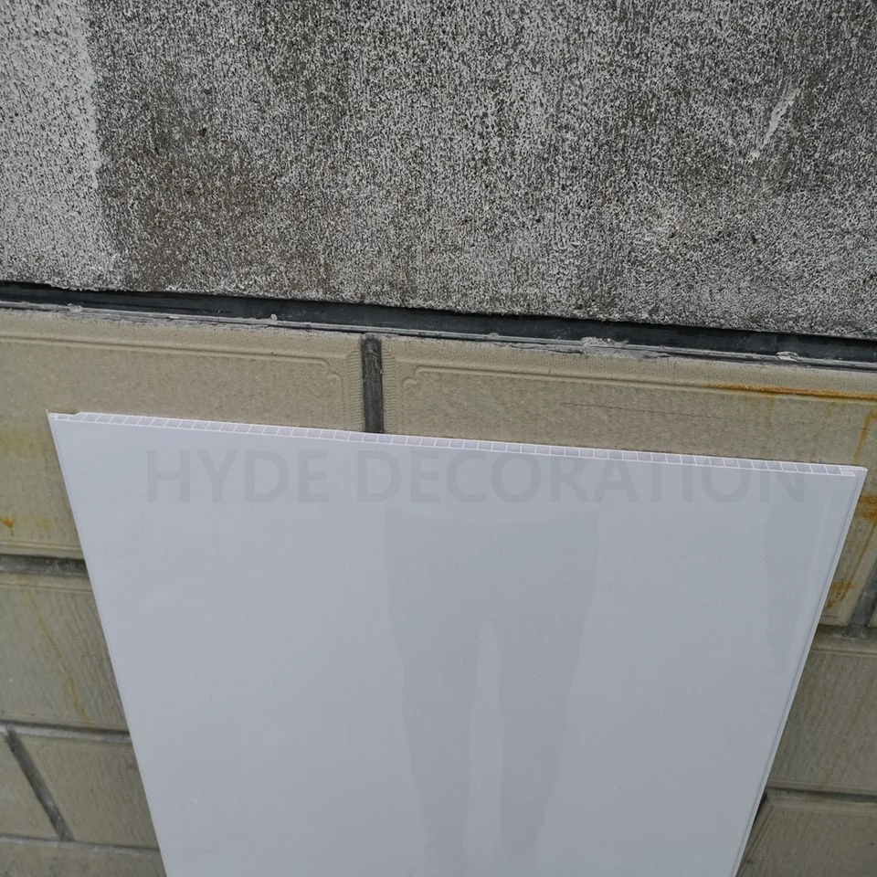 Mercado del Reino Unido blanco brillante baño el revestimiento de PVC de 1m de ancho ducha el panel de pared para la decoración interior del techo