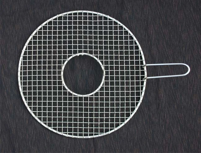 Grill Mesh BBQ Tool - Mesh Grill Mat That Allows Smoke to Pass Through - Non-Stick - Perfect for Grills, Smokers and Ovens