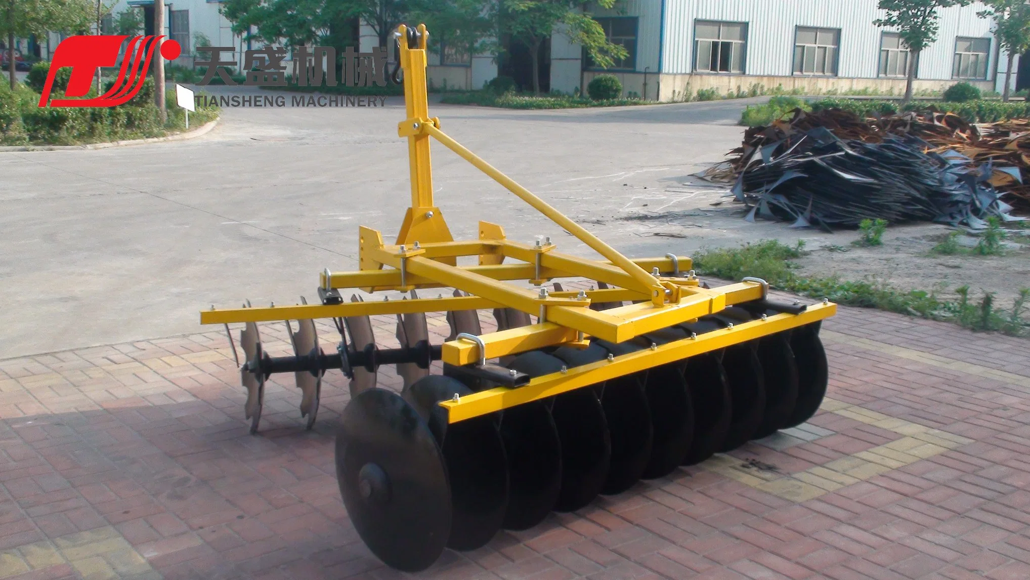 Anchura de trabajo de maquinaria agrícola 2,2m 50hp montada en el tractor en servicio medio 20blades grada de discos