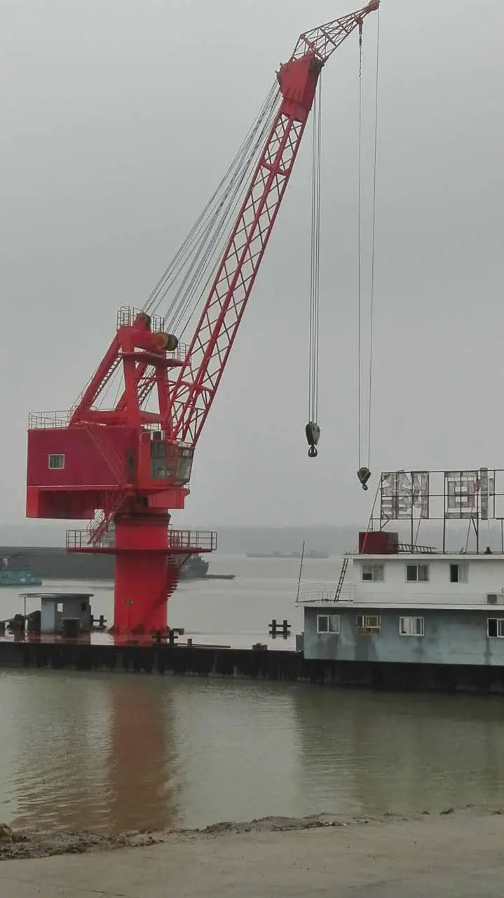 Grúa flotante de transporte de estanterías para operaciones en alta mar