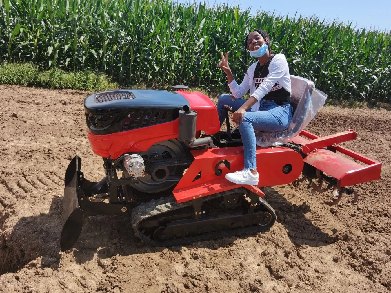 Industrial Customized Mini Crawler Tractors with Brand Engine CE Approval Farm Tractor