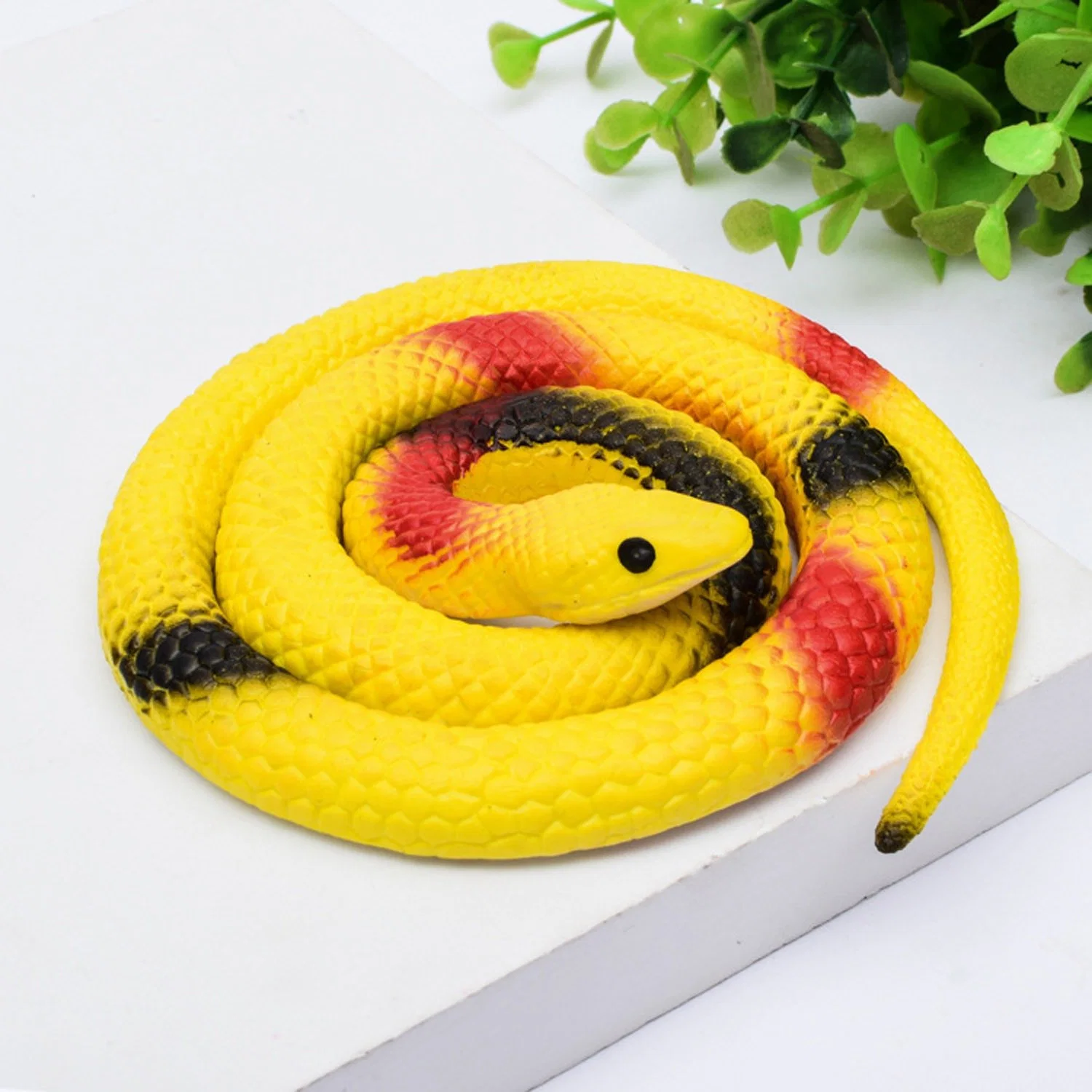 Rubber Plastic Fake Snakes Toy for Garden Props to Scare Birds Squirrels Mice Pranks