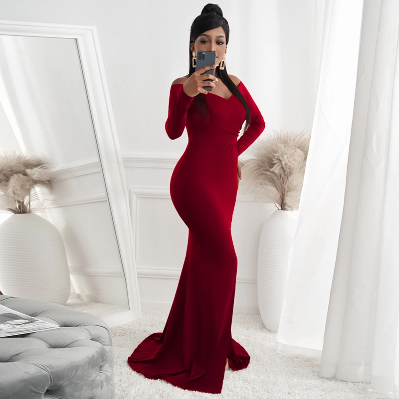 El vino rojo apagado del lado del hombro vestido de Prom Bodycon Split