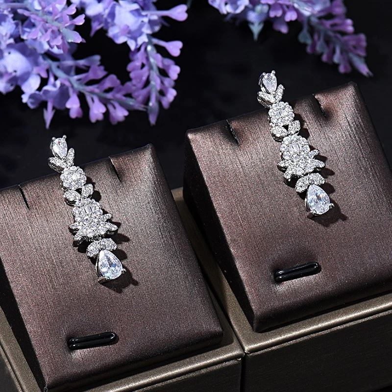 Necklace Earring Bracelet Bague diamant lumineux Four-Piece plein de zircon bijoux Set de mariée bijoux de mariage