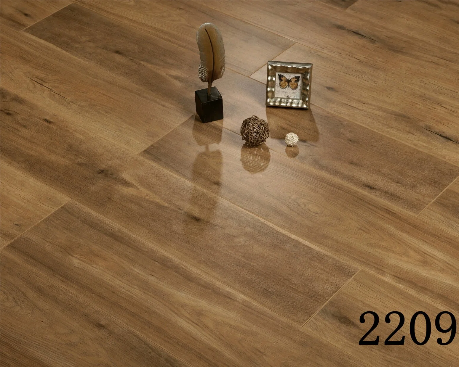 Indoor Waterproof Click Type Wood Looking Laminate Flooring