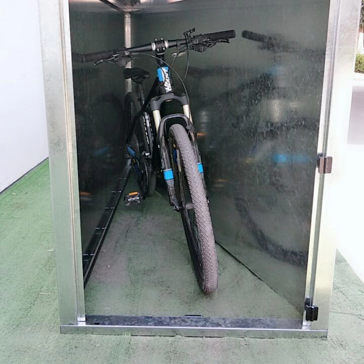 Caixa de bicicletas do motociclo de metal galpões de lona com porta de metal no exterior de armazenamento