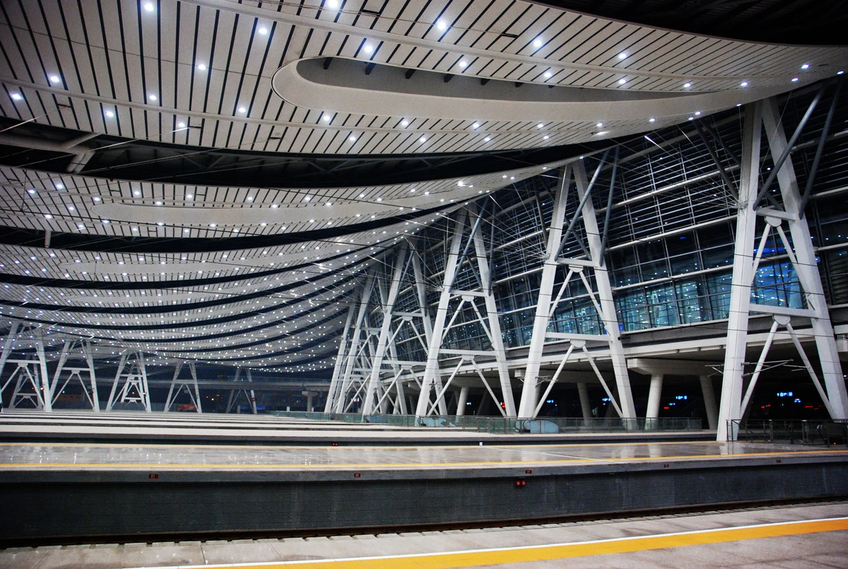 Forro Linear em alumínio Decorativo corredor forro com suspensão metálica deflector em metal Falso Design de teto para o Aeroporto de Home Office