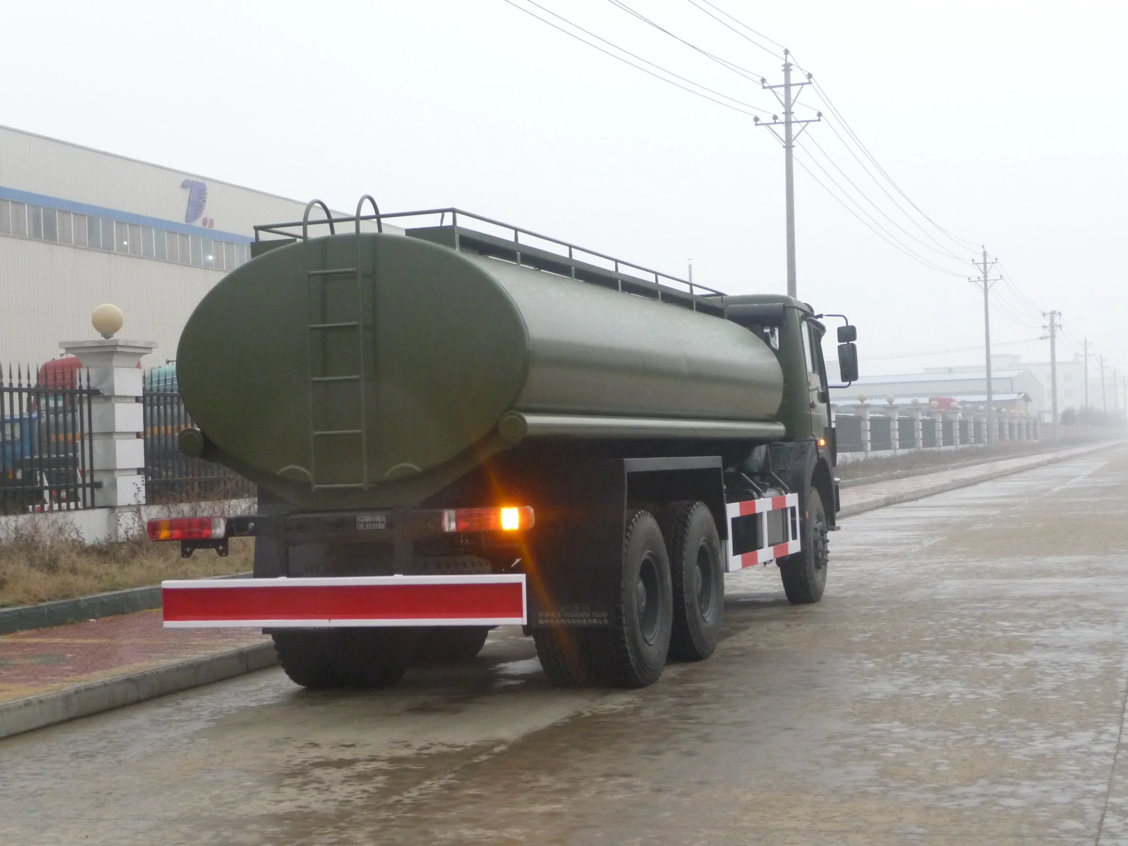 China Heavy Duty Beiben 340hp 6X6 Alle Terrian Off-Road Wasser Transport Lkw Wasser Sprinkler Broswer Lkw Preis