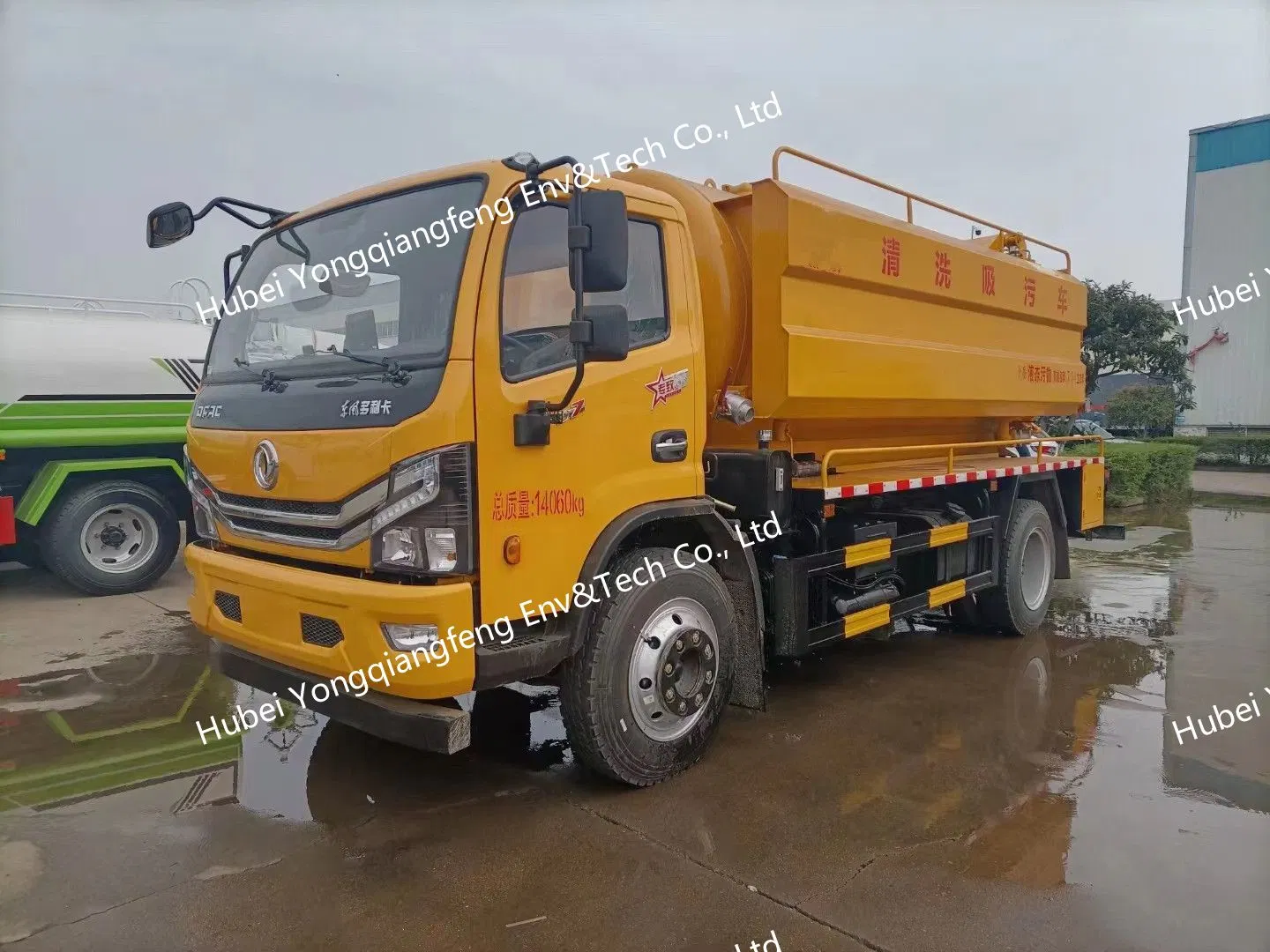 Dongfeng 4X2 Sewage Suction Truck /Fecal Suction Truck/DFAC 9m3 Fecal Suction Truck