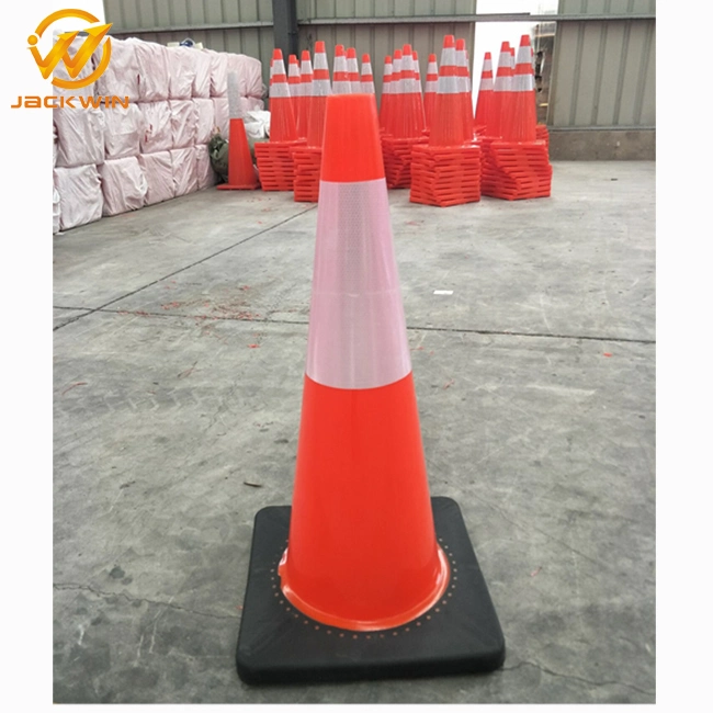 A Austrália Standard 70cm PVC Segurança Tráfego Refletivo Cone com fita de 25cm