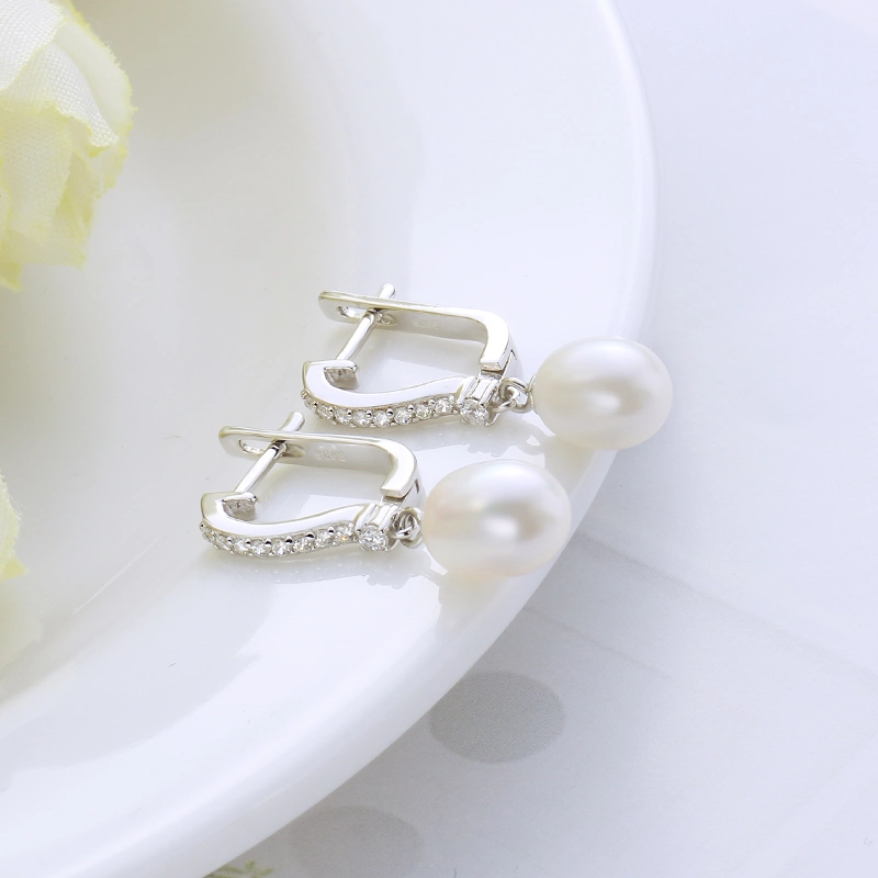 Hot Selling 925 Silver Clip Earring with Pearl for Lady Jewelry Wholesale/Supplier